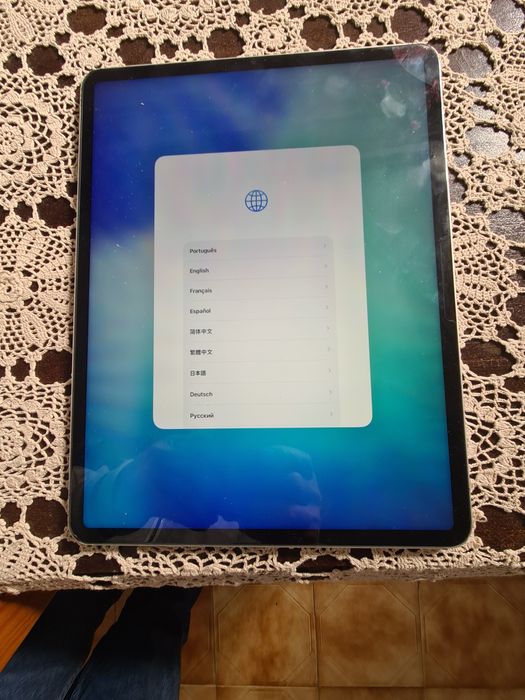 Vendo IPad nunca usado , tem uma pequena estaladela no vidro que não impede nada na sua funcionalidsde