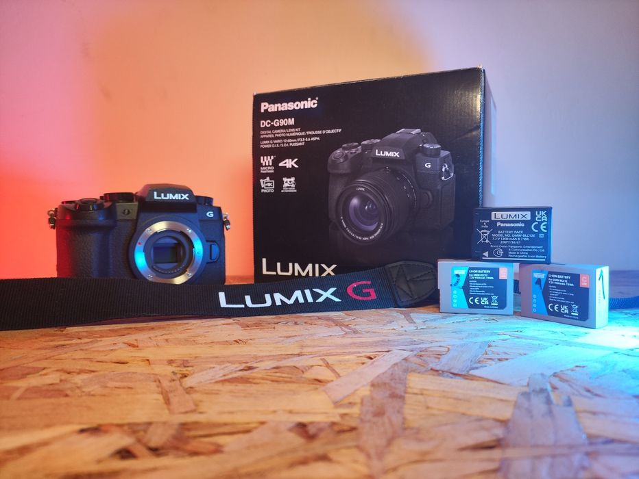 Aparat Panasonic Lumix G90M - body + 3 baterie