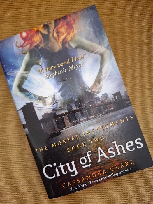 Trilogia de Cassandra Clare - portes grátis!