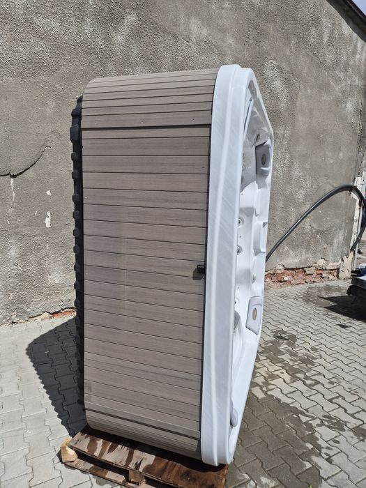 Jacuzzi ogrodowe używane 7️⃣ osobowe Wellis