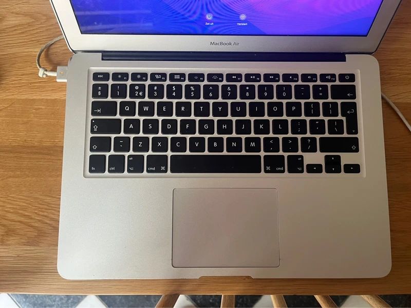 Apple MacBook Air 13 polegadas 2017 com Carregador