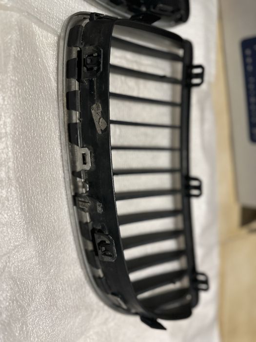 Grelhas BMW e90 2005