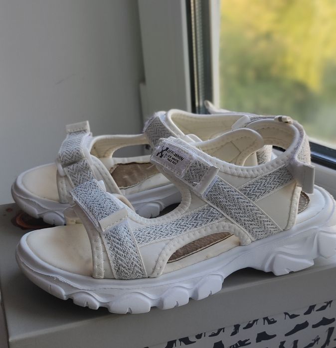 Туфлі та босоніжки розмір 32-34