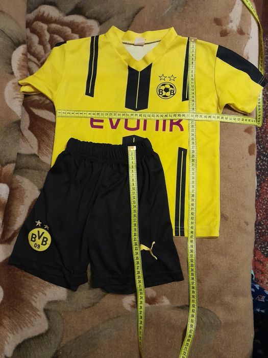 Продам костюми- форму  хлопчикам.