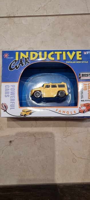 Дитячі іграшкові машинки