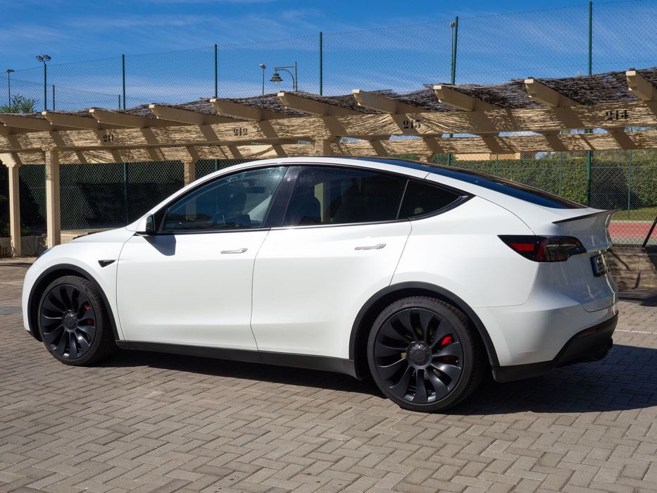 2023 TESLA Y Performance dual motor long range auto pilot Nacional