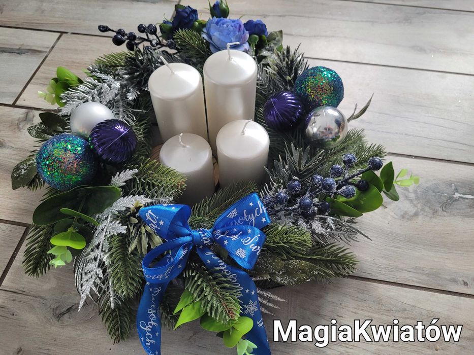 Stroik na stół lub komodę z lampionem