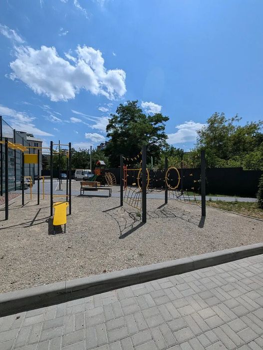 Здана 2 кімнатна квартира вул.Б Хмельницького