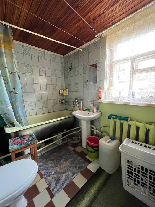 Продається частина будинку по вул. Народного Руху, з ділянкою. LD