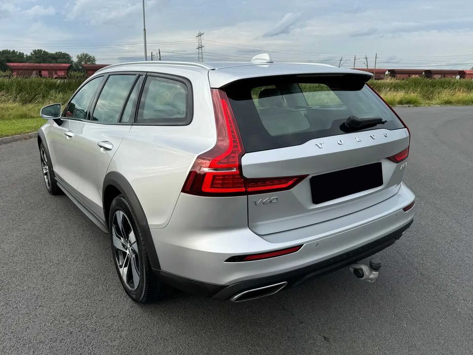 Volvo V60 Cross Country T5      2020