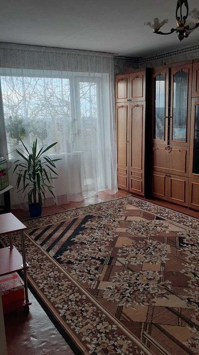 Продам квартиру 4-х кімнатну