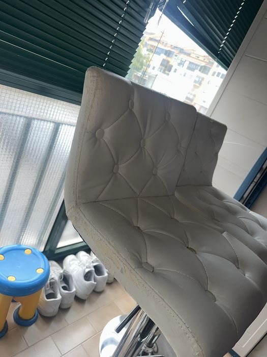 Conjunto de cadeiras Brancas