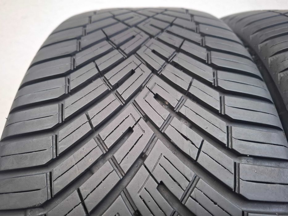 2x 235/45R20 Continental AllSeasonContact 2 EV  2x 6,8mm 24r,
