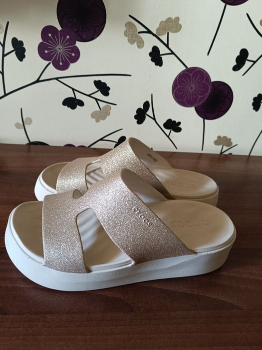 Продам женские шлепки crocs размер W10, оригинал.