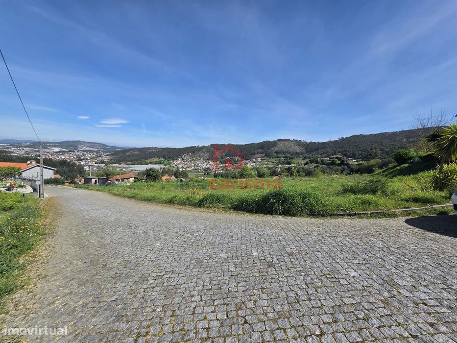 Lote de terreno com 960m2 em São Mamede de Negrelos, Santo Tirso — Vila Nova do Campo, Porto