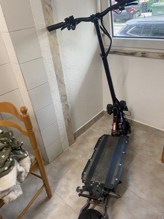 Trotinete Laoti perfeito estado 2 carregador