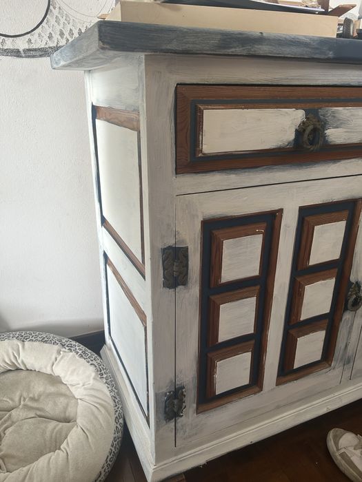 Dou movel de madeira