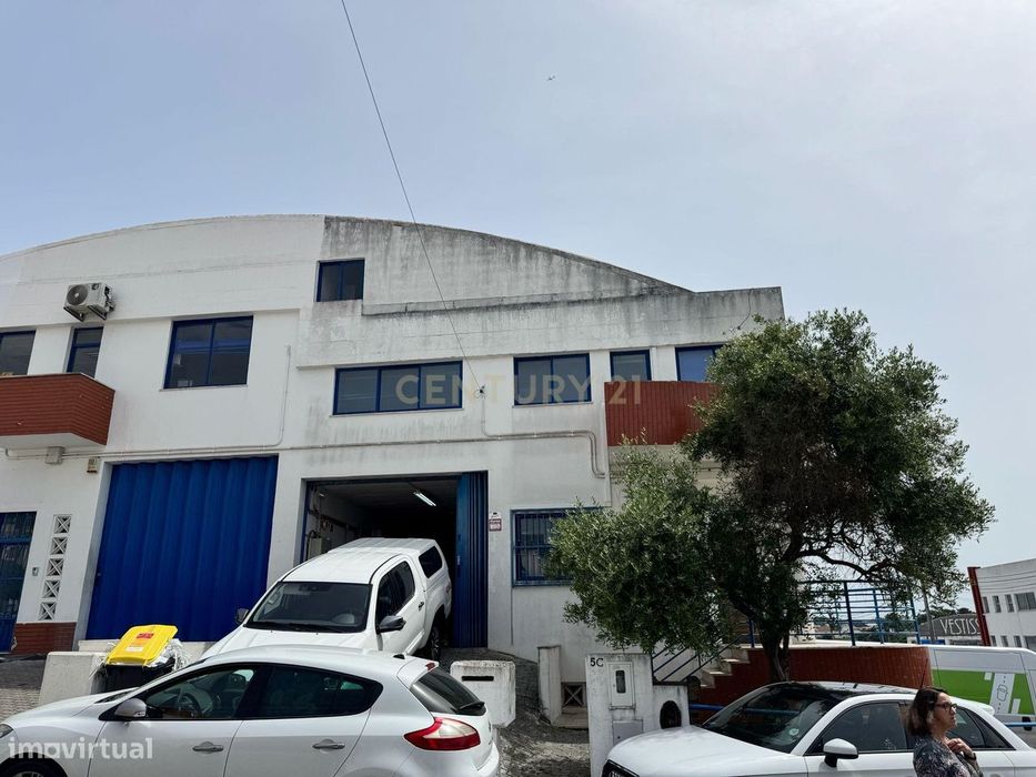 Armazém com 360 m2