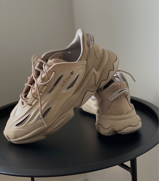 Бежеві кросівки adidas Ozweego Celox