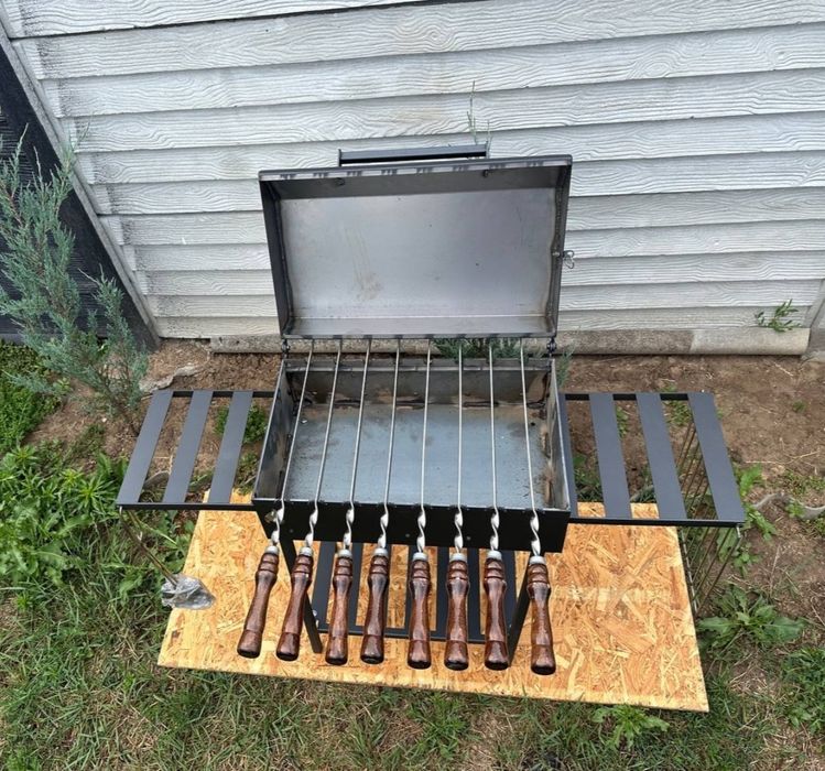 Мангал 4мм со столикамі та кришкою на 8 шампурів