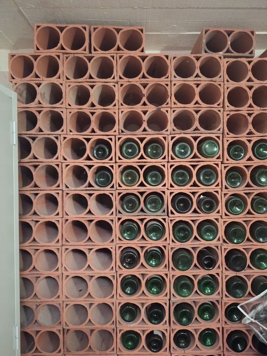 Lote de Garrafeira: 200 Módulos de Terracota + 200 Garrafas de Vidro Vazias