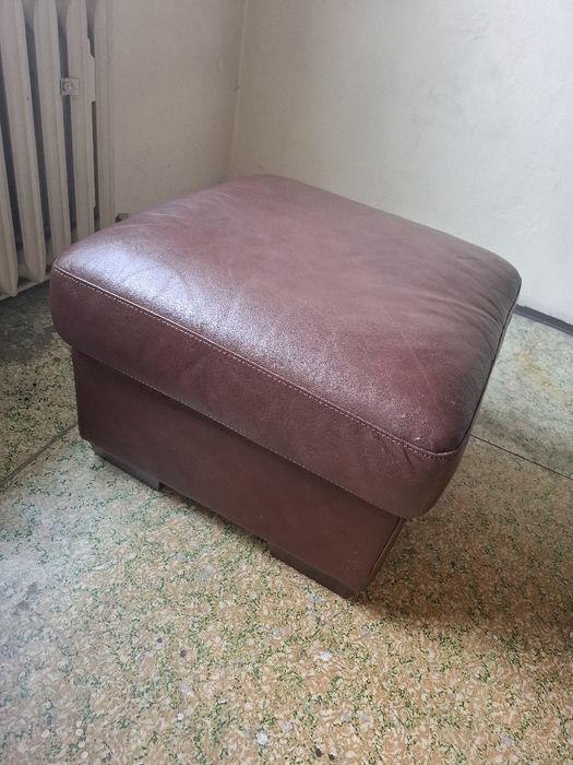 Pufa skórzana podnóżek