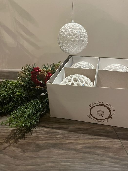 Bombki na choinkę 8 cm własnoręcznie wyszydełkowane