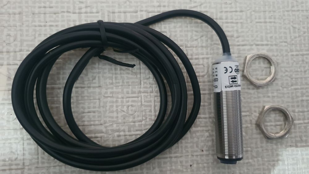 Laser Photocell E3f-r20c2 10-30v Waterproof M18 20mts Npn