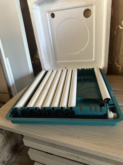 Chocadeira automática 36 ovos de galinha / 90 coderniz