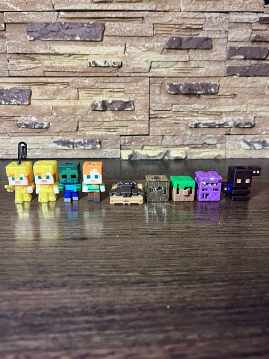 Фігурки kinder joy