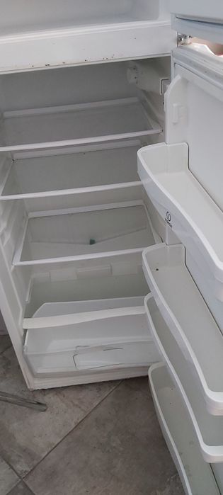 Indesit | Peças Prateleiras