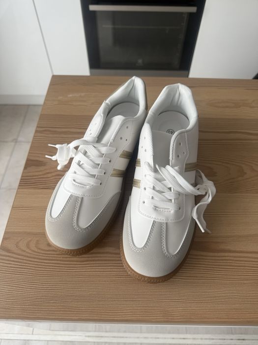 Buty 40.        .