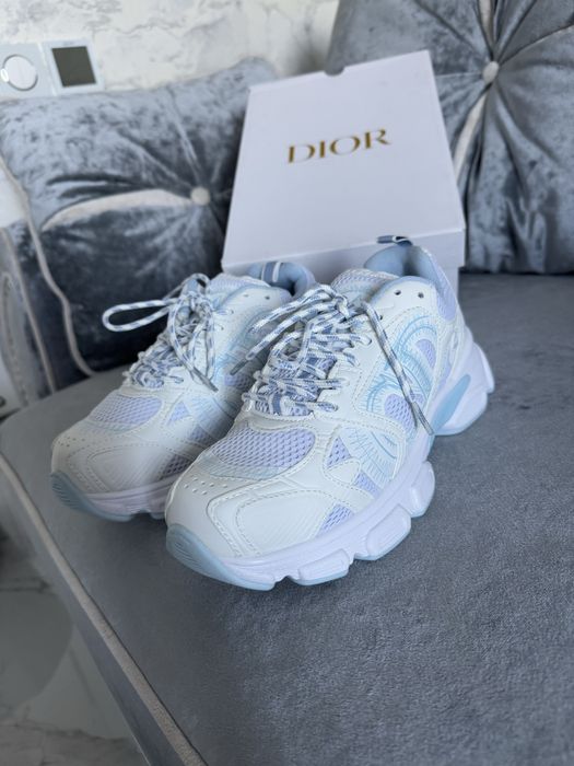 Кроссовки люкс бренд тренд 2025