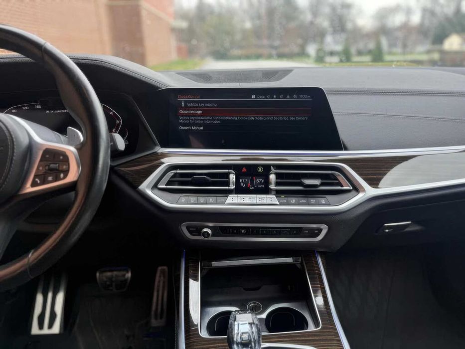 BMW X7      2020