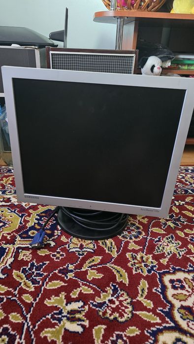 Samsung 17 дюймів