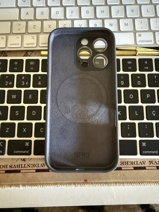 Capas para iPhone 16 pro