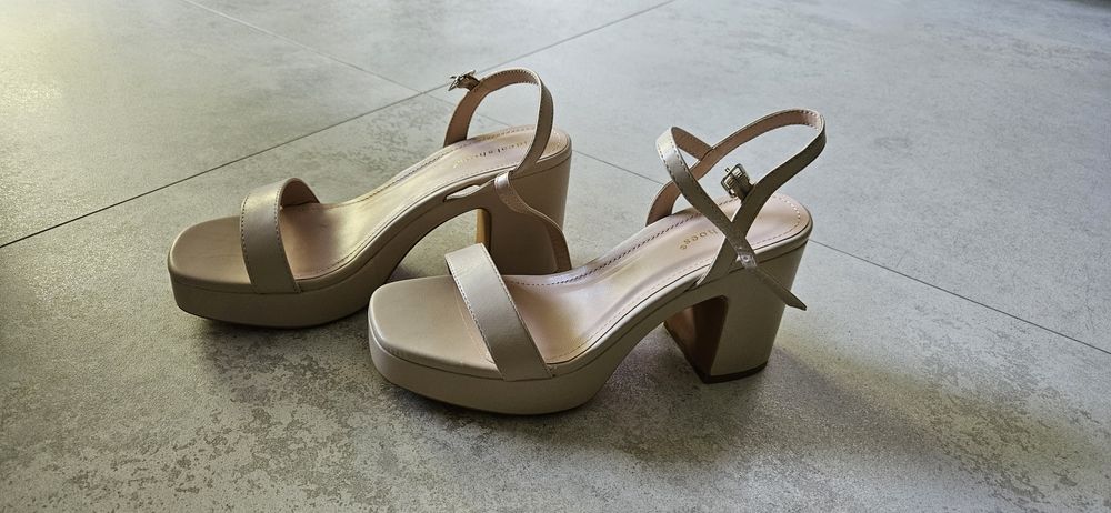 Nowe sandałki na lato