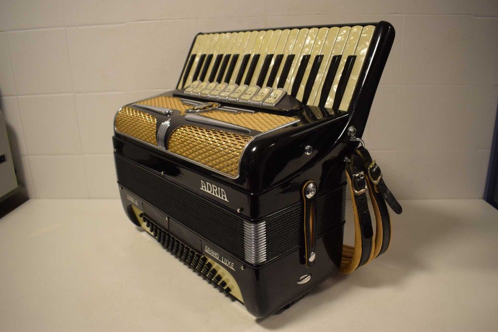 Acordeao Adria Piano III Grand Lux 3 Voz,  N  50