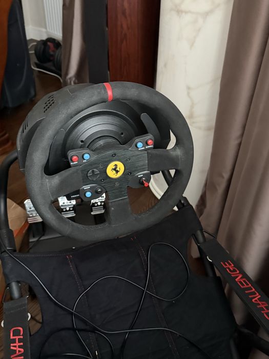 Кокпіт playseat та руль Thrustmaster T300 Ferrari