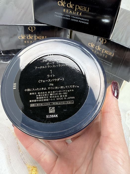 Пудра розсипчаста для обличчя Shiseido прозора