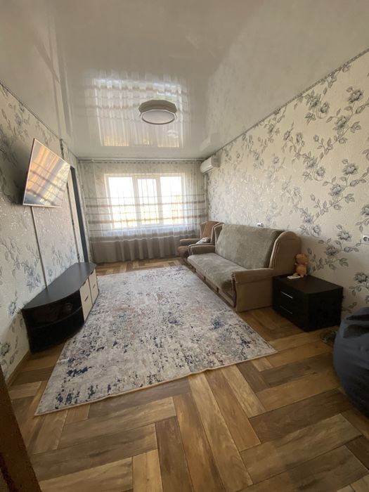 Продам 4-х кімнатну руминську квартиру