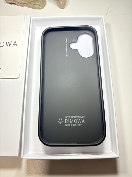 Capa Rimowa Iphone 16 Black Mate