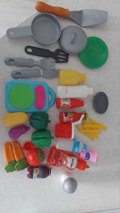 Дитяча кухня. Дитячі іграшки, кухня для дітей, іграшкова кухня