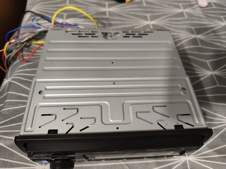 Radio samochodowe Alpine ute- 201Bt