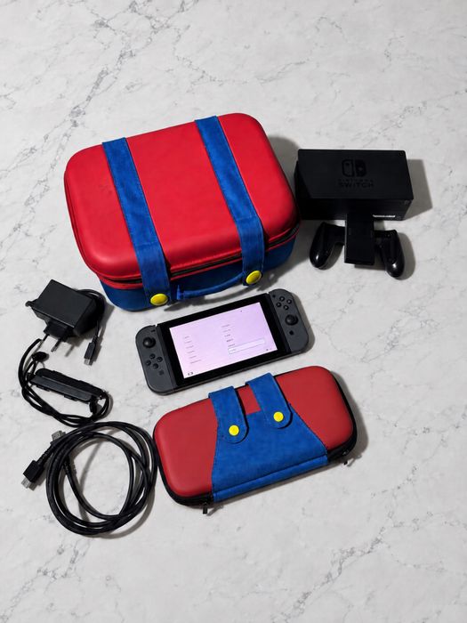 Nintendo Switch – kompletny zestaw, etui i walizka Mario