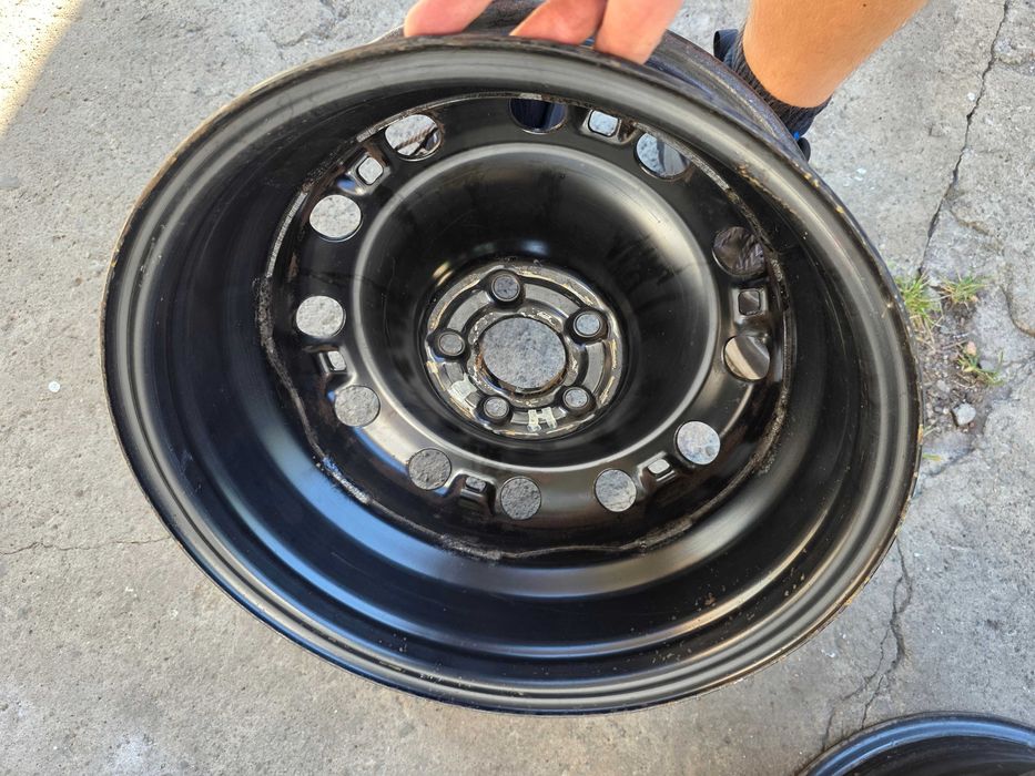 Oryginalne felgi stalowe VW 15" 5x100x57,1 ET 38 Golf IV Skoda Fabia