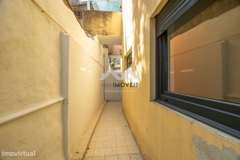 Andar de Moradia |  Rio Tinto | Garagem | Logradouro