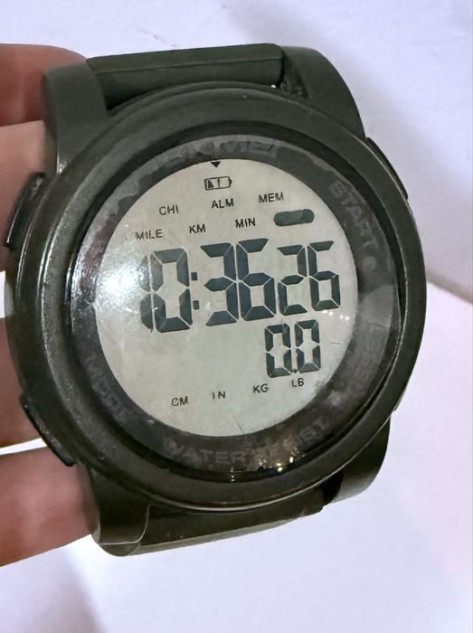 Продам військовий годинник (водонепроникаючий)