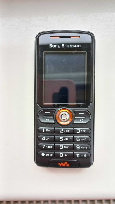 Telefon komórkowy Sony Ericsson W200i