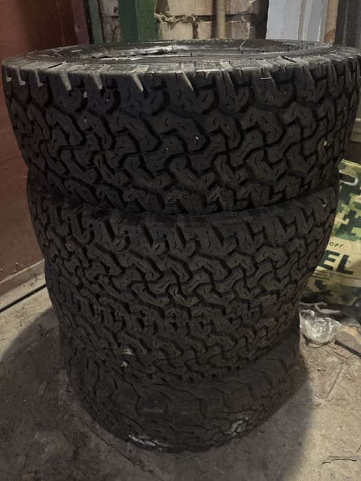 Продам болотяні шини Equipe